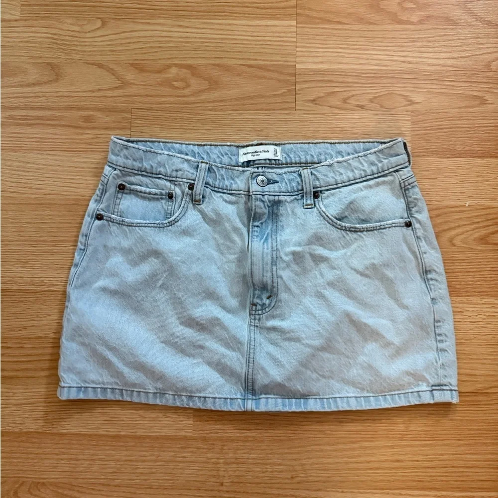 Abercrombie Light Blue Denim High Rise Mini Skirt Size 31